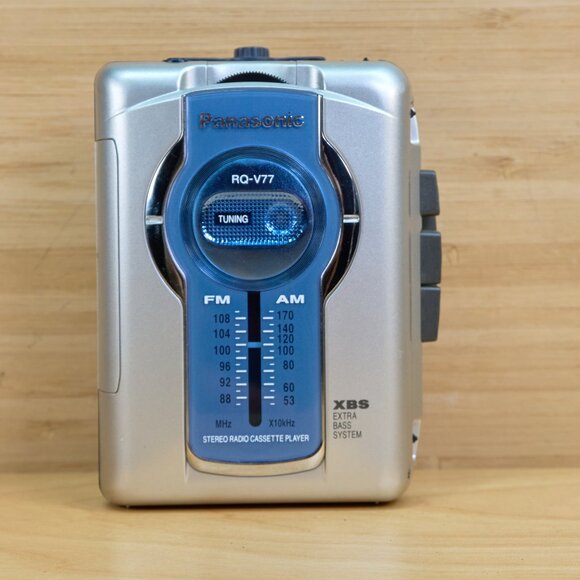 Vintage Panasonic RQ-V77 Personal Stereo Radio Cassette Player - Picture 1 of 7